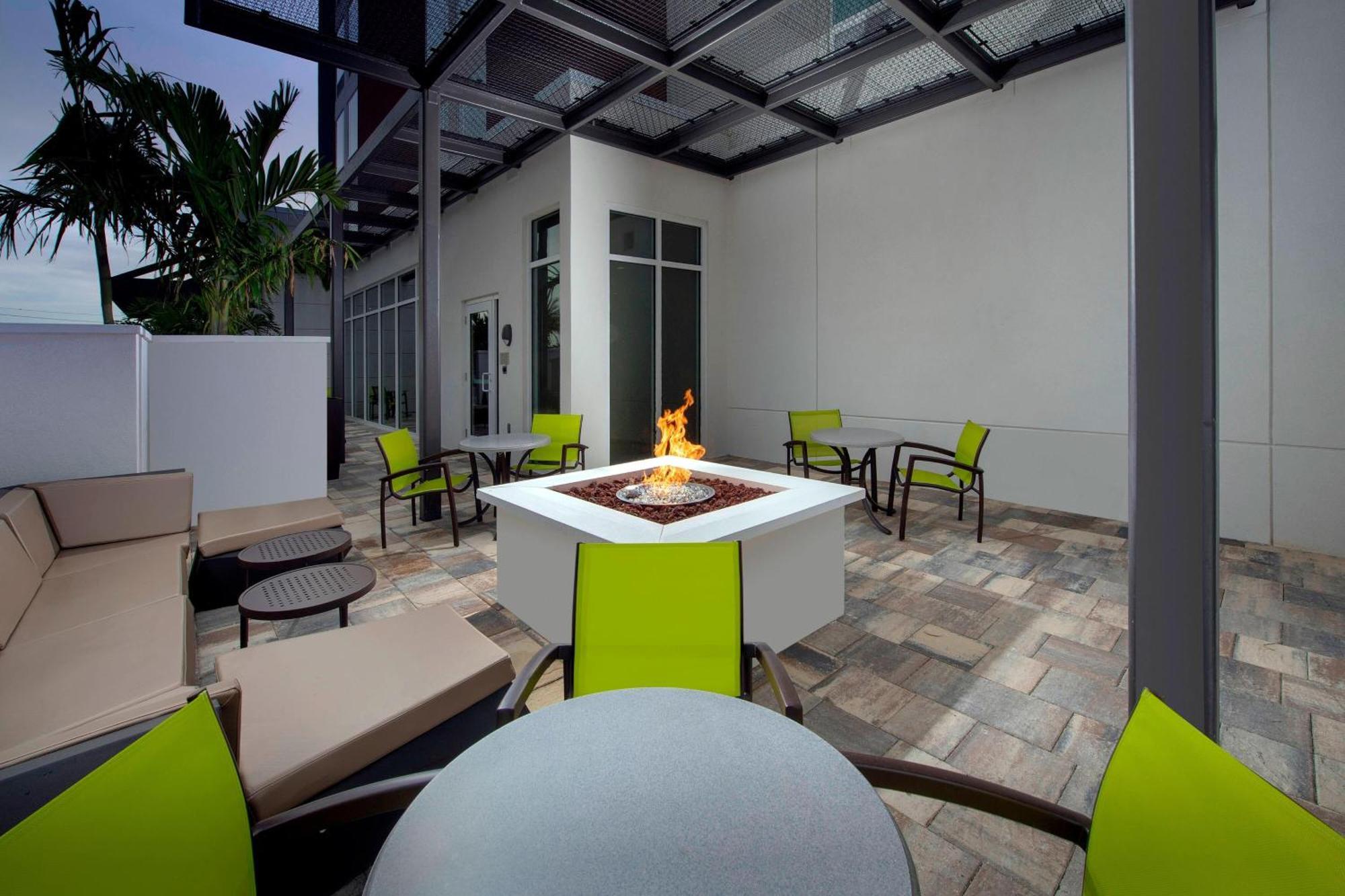 Springhill Suites By Marriott Punta Gorda Harborside Exterior foto